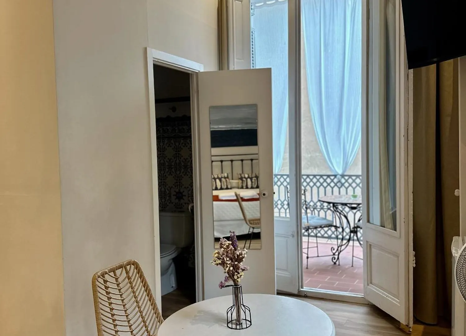 Casa Consell Gran Via, Guest House Barcelona