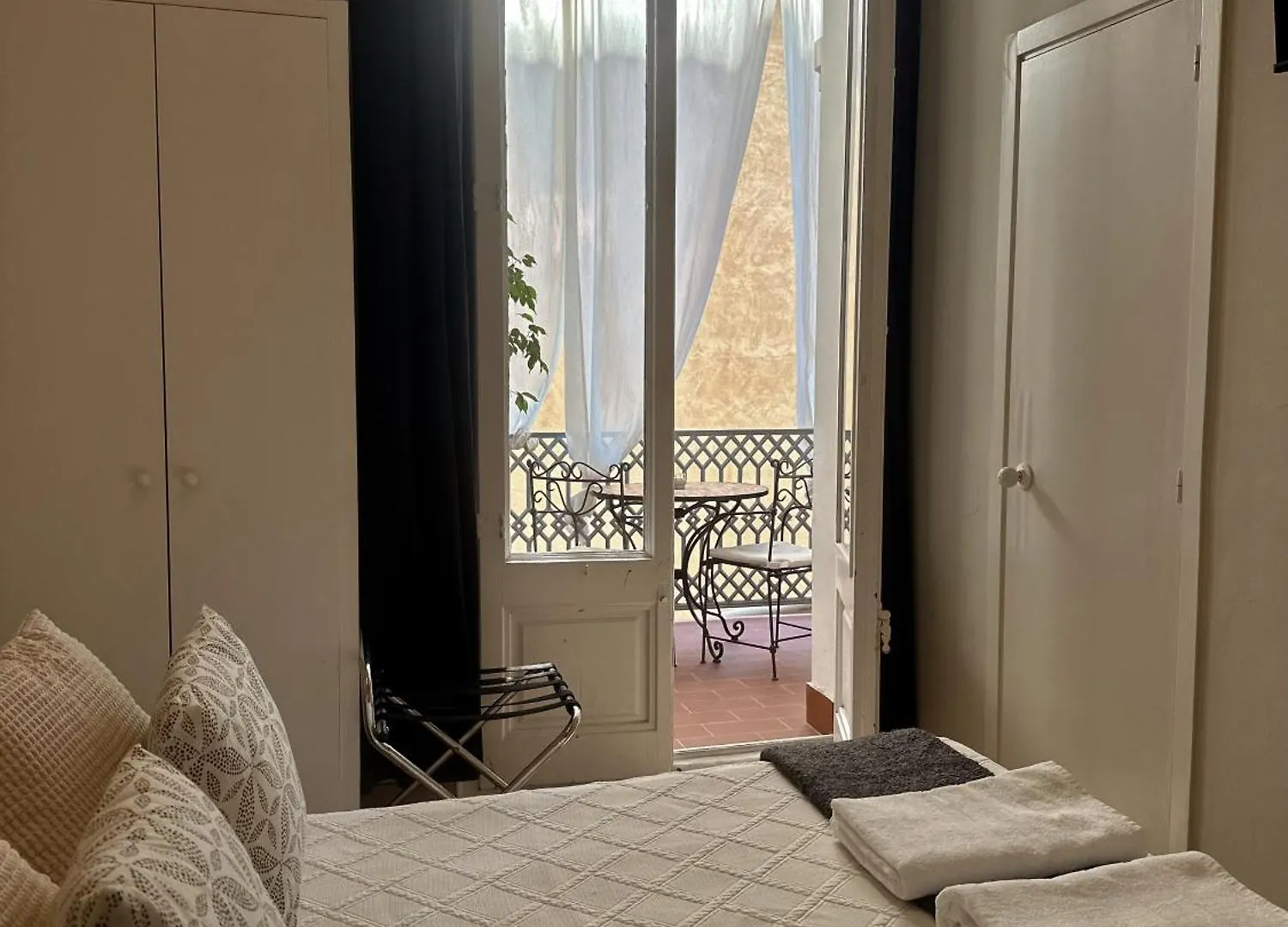 Casa Consell Gran Via, Guest House Barcelona