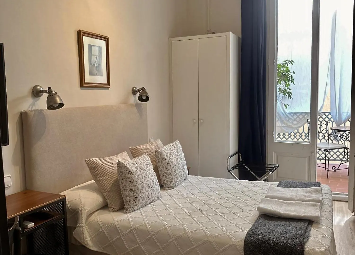 Casa Consell Gran Via, Guest House Barcelona